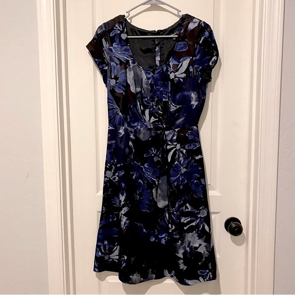 Banana Republic Mad Men Collection Blue Begonia Sheath Dress. - Picture 2 of 11